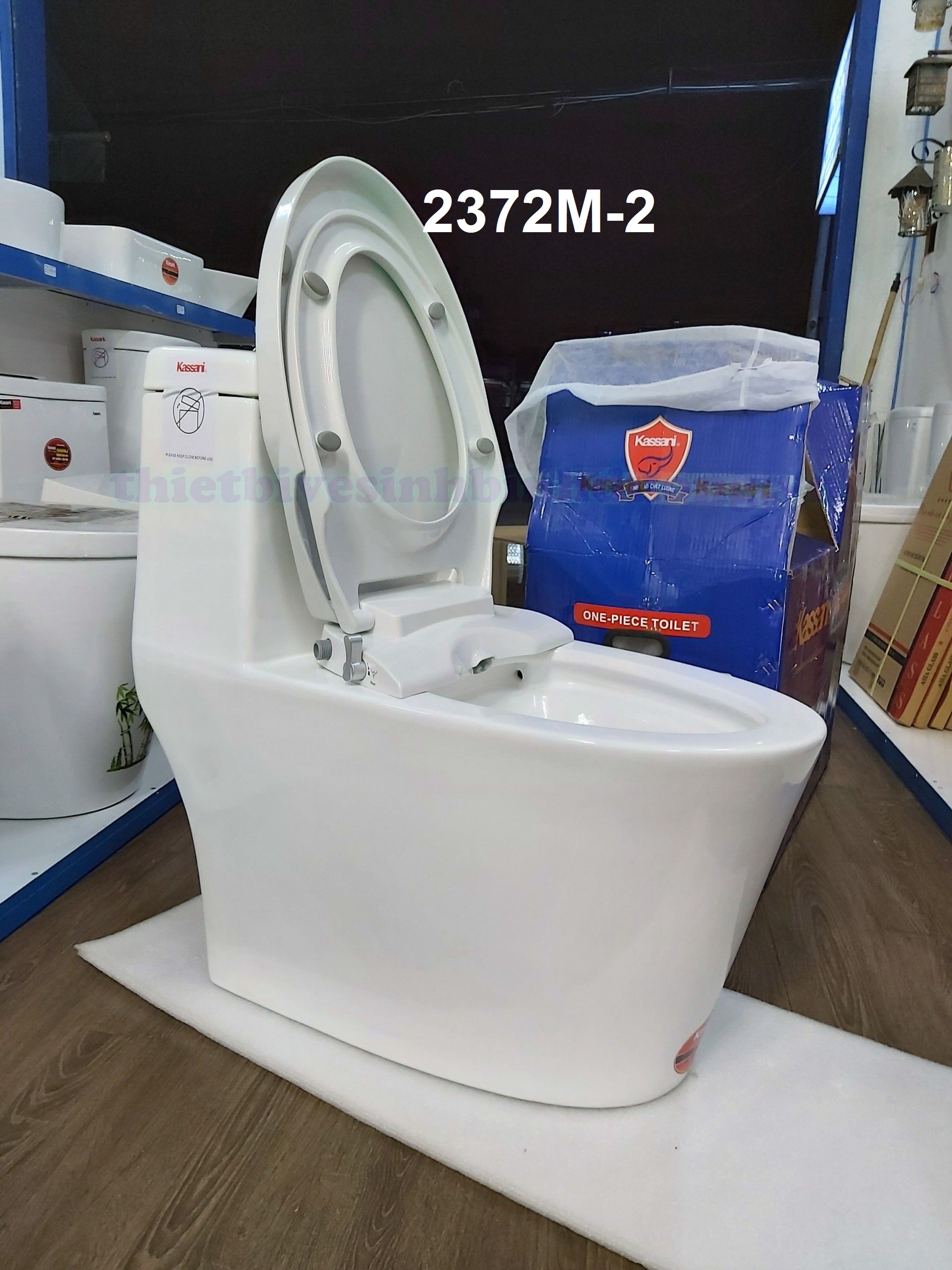 Bồn cầu liền khối Kassani 2372M-2